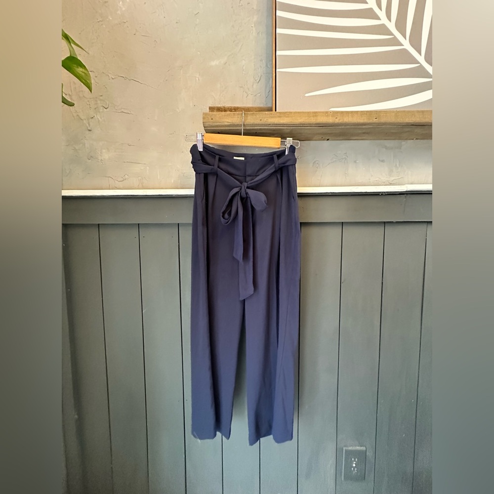 A New Day Wide Leg Tie Cropped Pant in Navy size 6